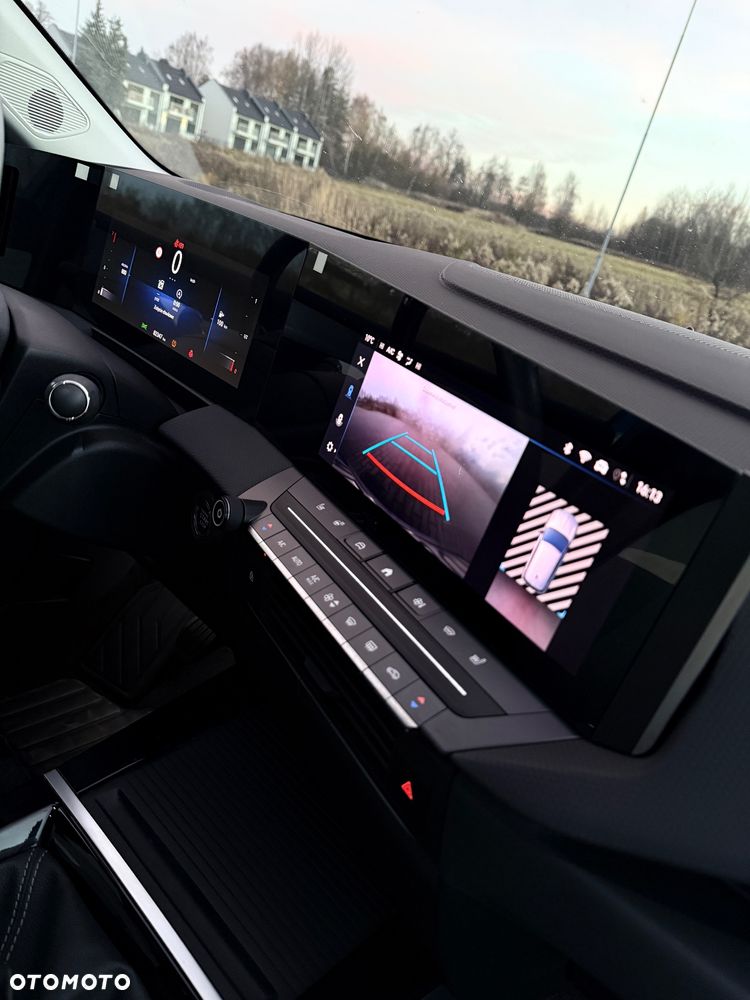 Opel Astra 1.2 T Elegance S&S - 38