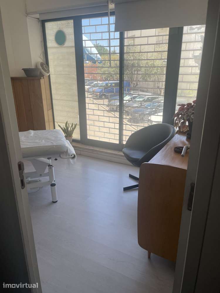 Gabinete em Centro de Estética - Grande imagem: 2/6