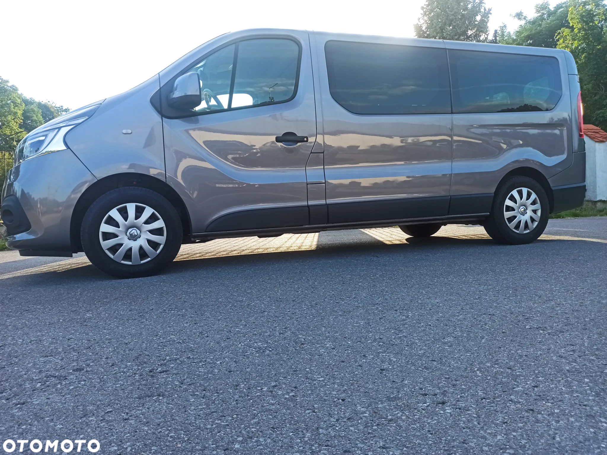 Renault Trafic Grand SpaceClass 2.0 dCi - 8