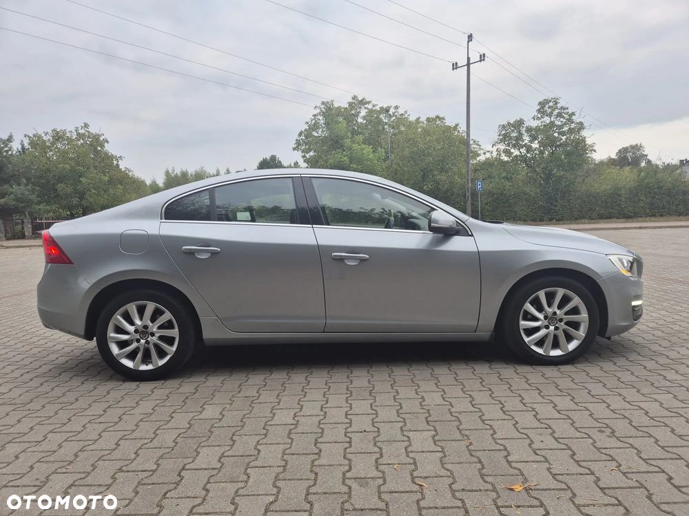 Volvo S60 D2 Momentum - 15