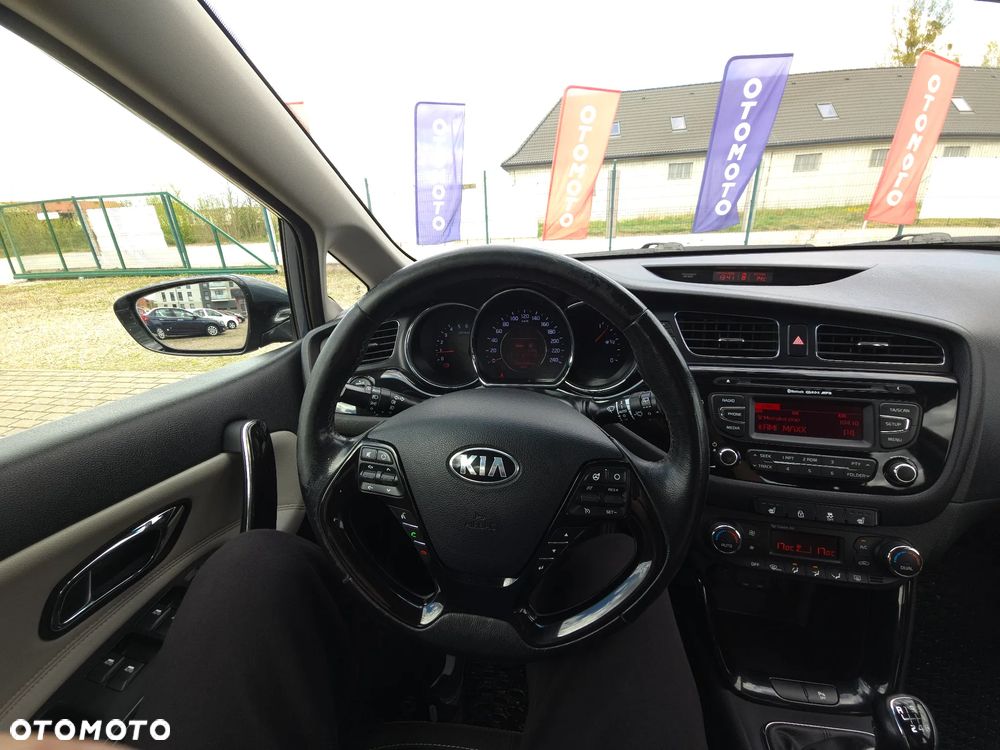 Kia Ceed 1.6 CRDi 128 Vision - 32
