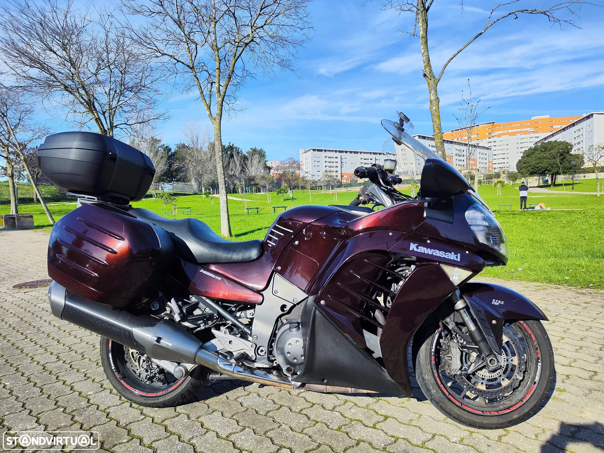 Kawasaki GTR 1400 - 8