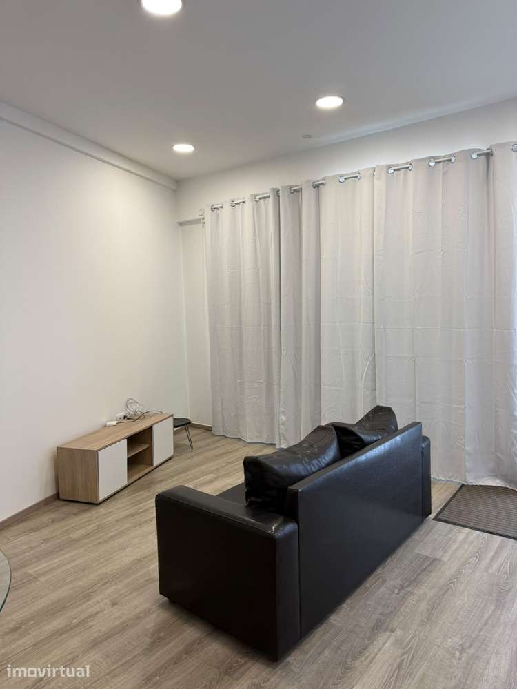 Apartamento T2 no Centro de Aguada de Cima (Águeda) - Grande imagem: 2/10