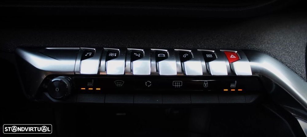 Peugeot 3008 1.2 PureTech Allure EAT8 - 19