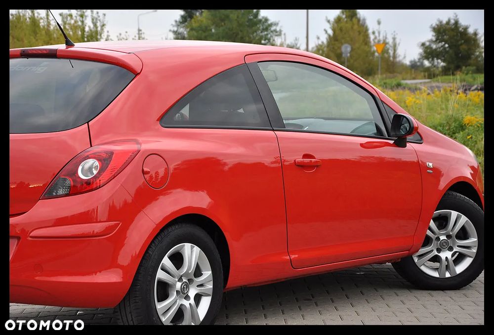 Opel Corsa 1.4 16V Satellite - 12
