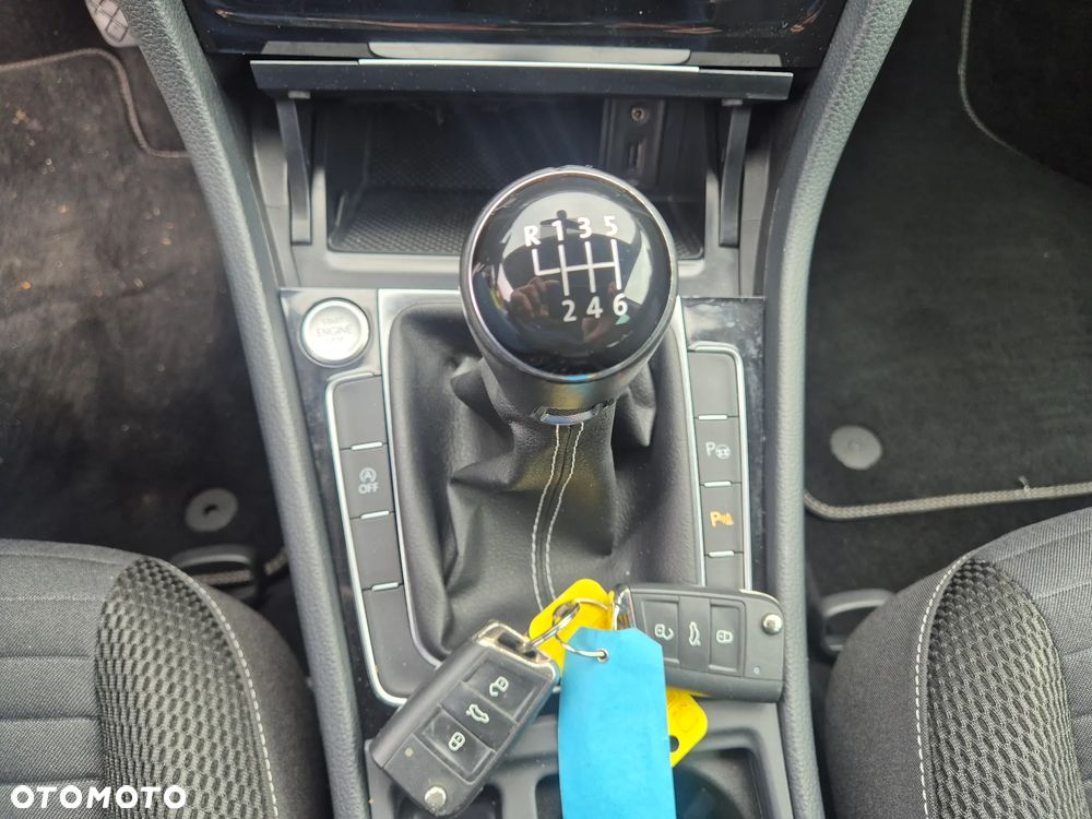 Volkswagen Golf 1.2 TSI BlueMotion Technology Cup - 27