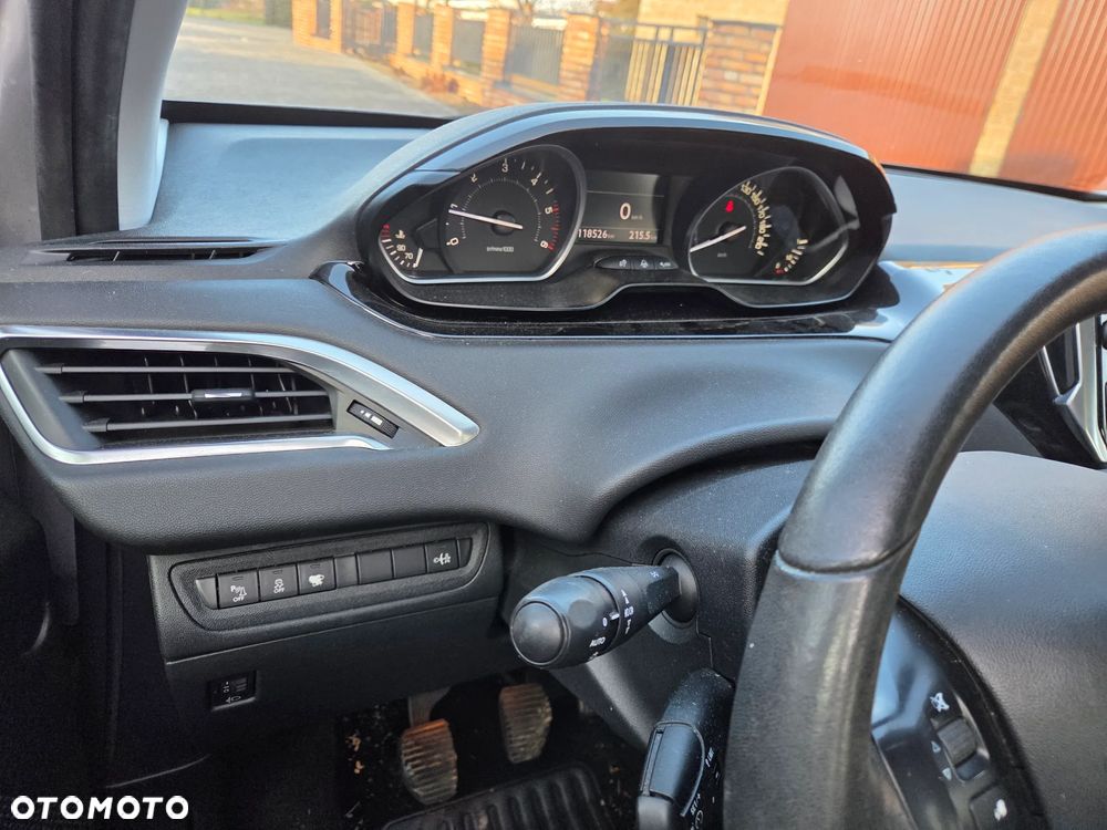 Peugeot 208 - 20