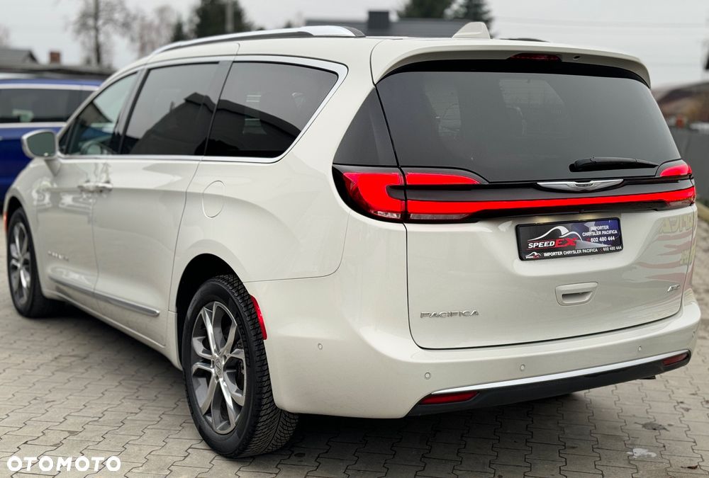 Chrysler Pacifica - 10