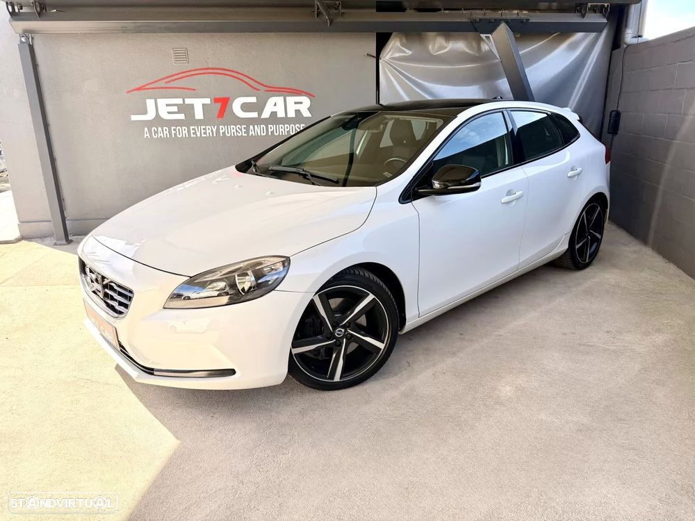 Volvo V40 2.0 D4 Momentum - 2