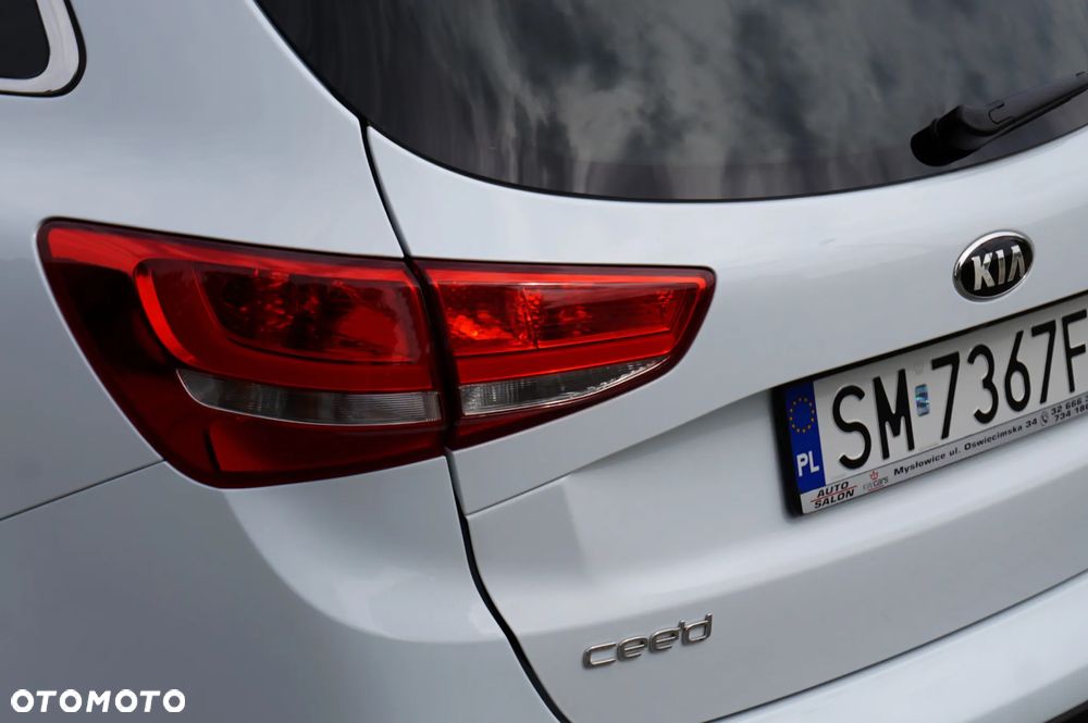 Kia Ceed 1.6 GDI Dream Team Edition - 17