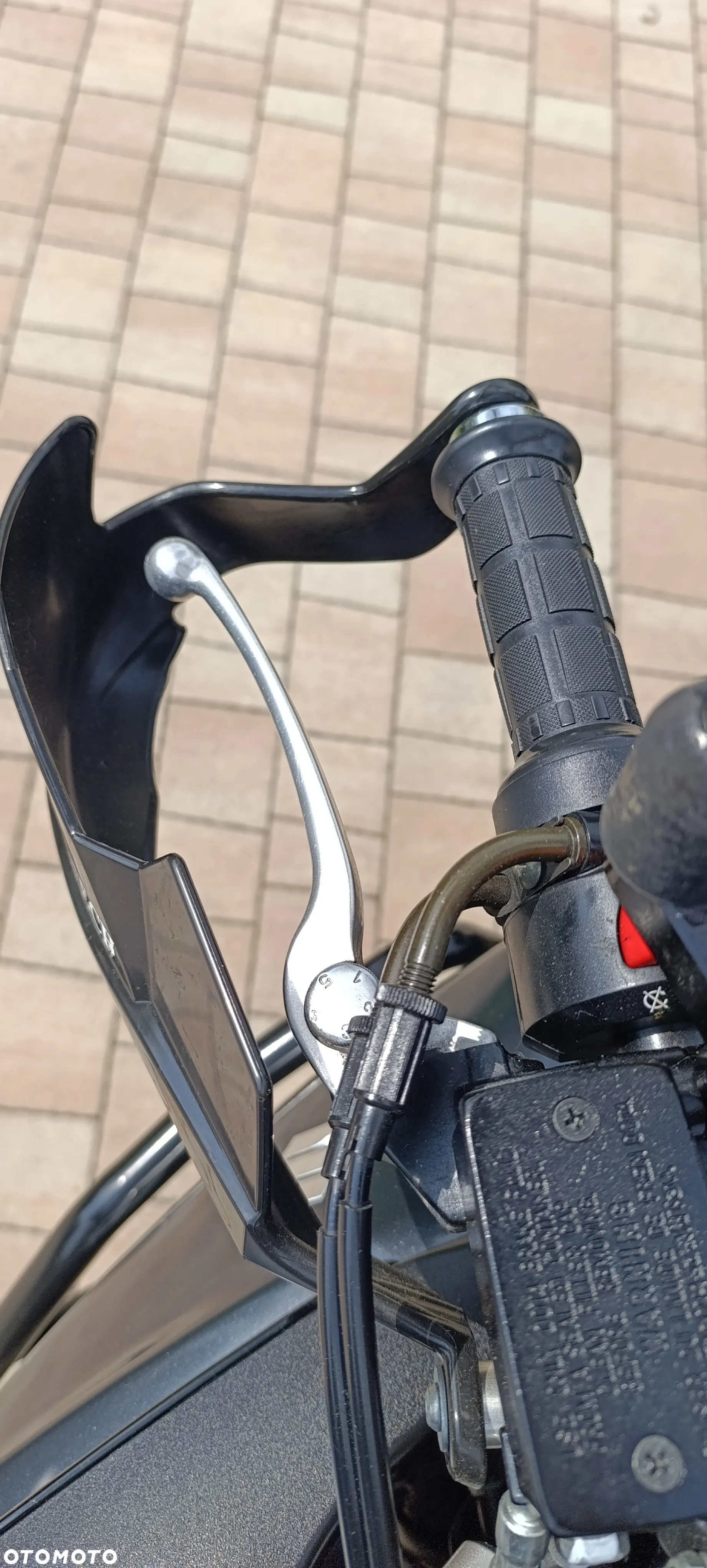 Suzuki V-STROM - 12