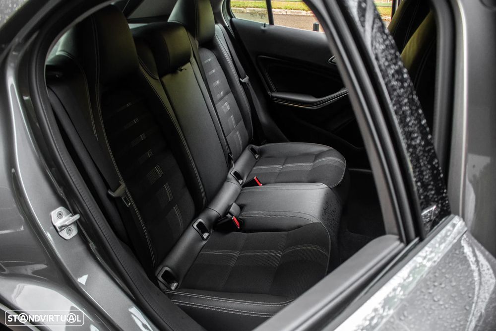 Mercedes-Benz GLA 180 d Urban - 31