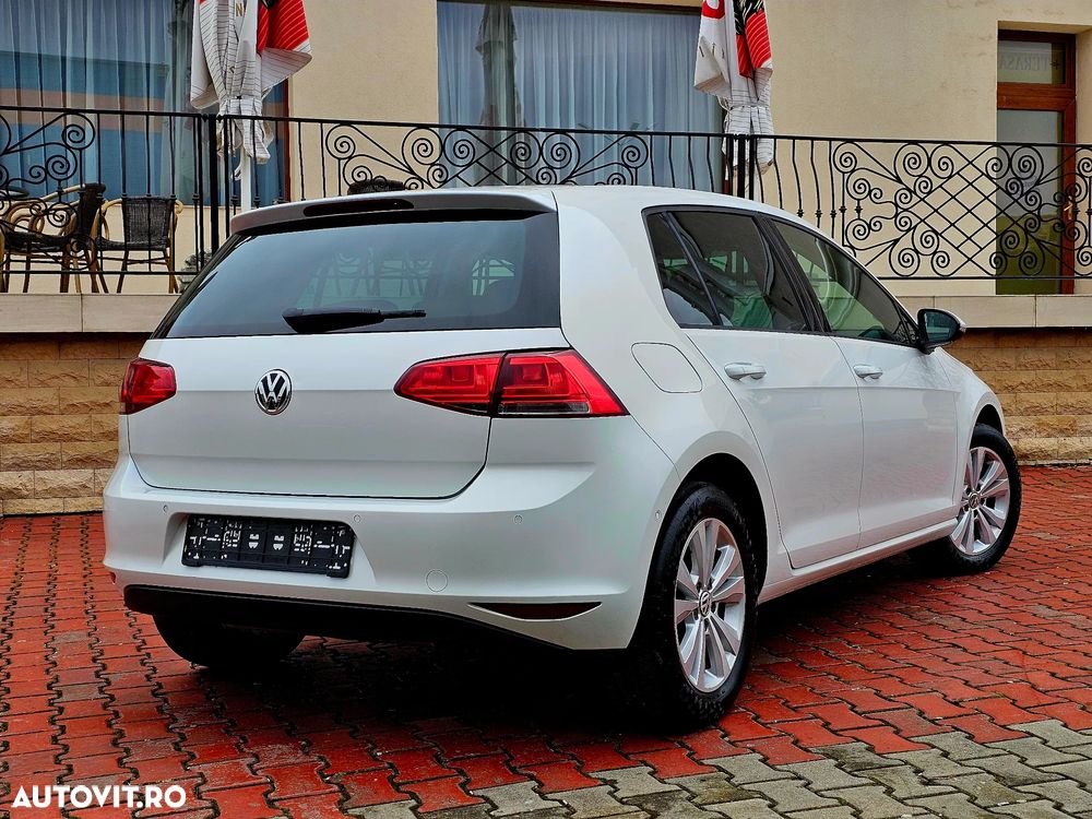Volkswagen Golf - 2