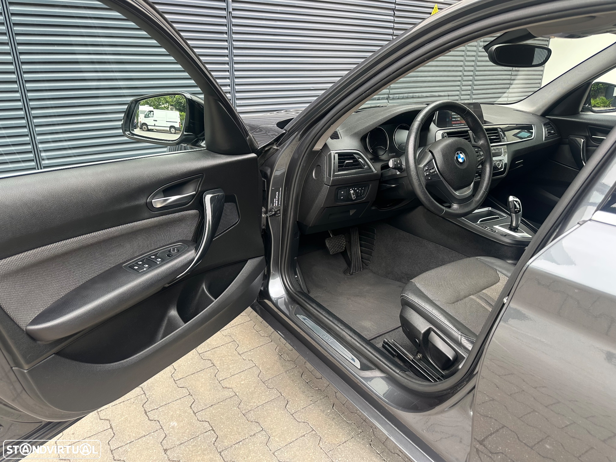 BMW 118 i Aut. Advantage - 13