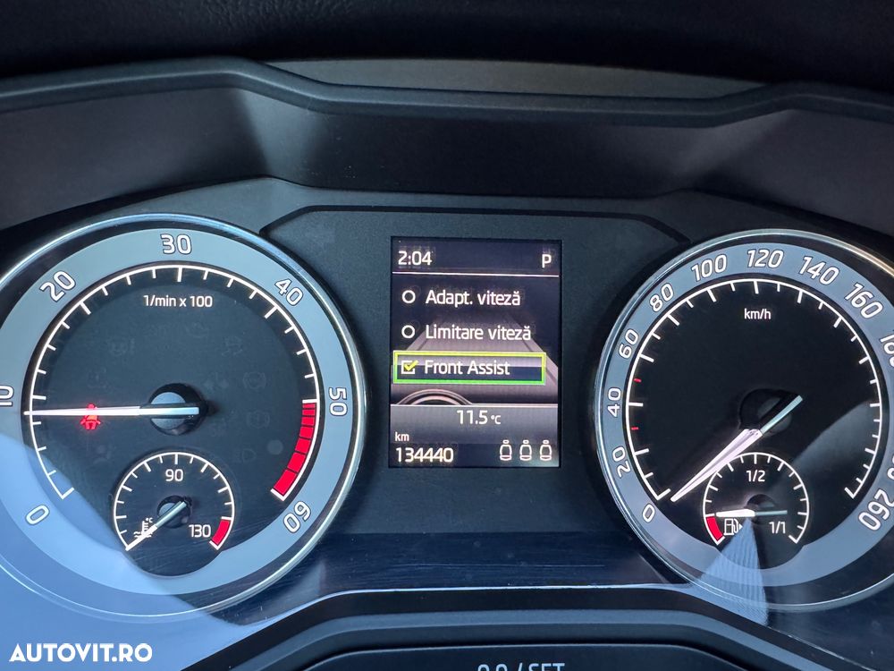 Skoda Superb 2.0 TDI DSG Style - 6