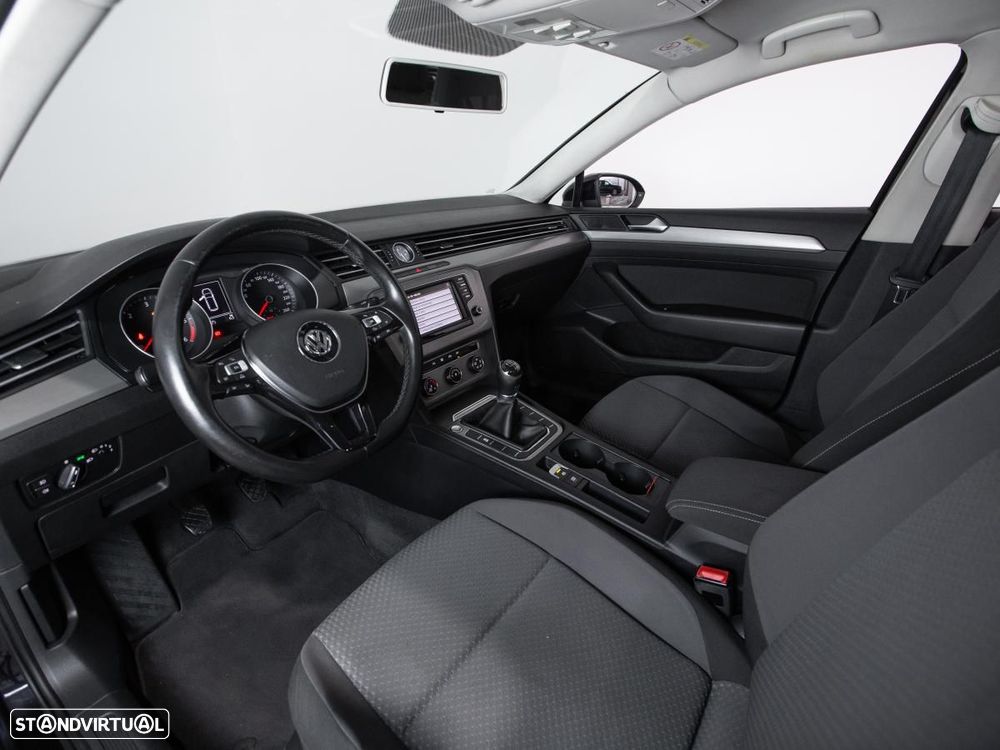 VW Passat Variant - 7