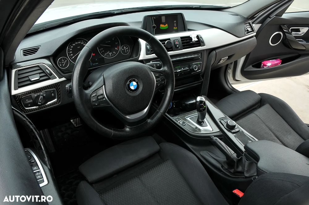 BMW Seria 3 320d Aut. - 13