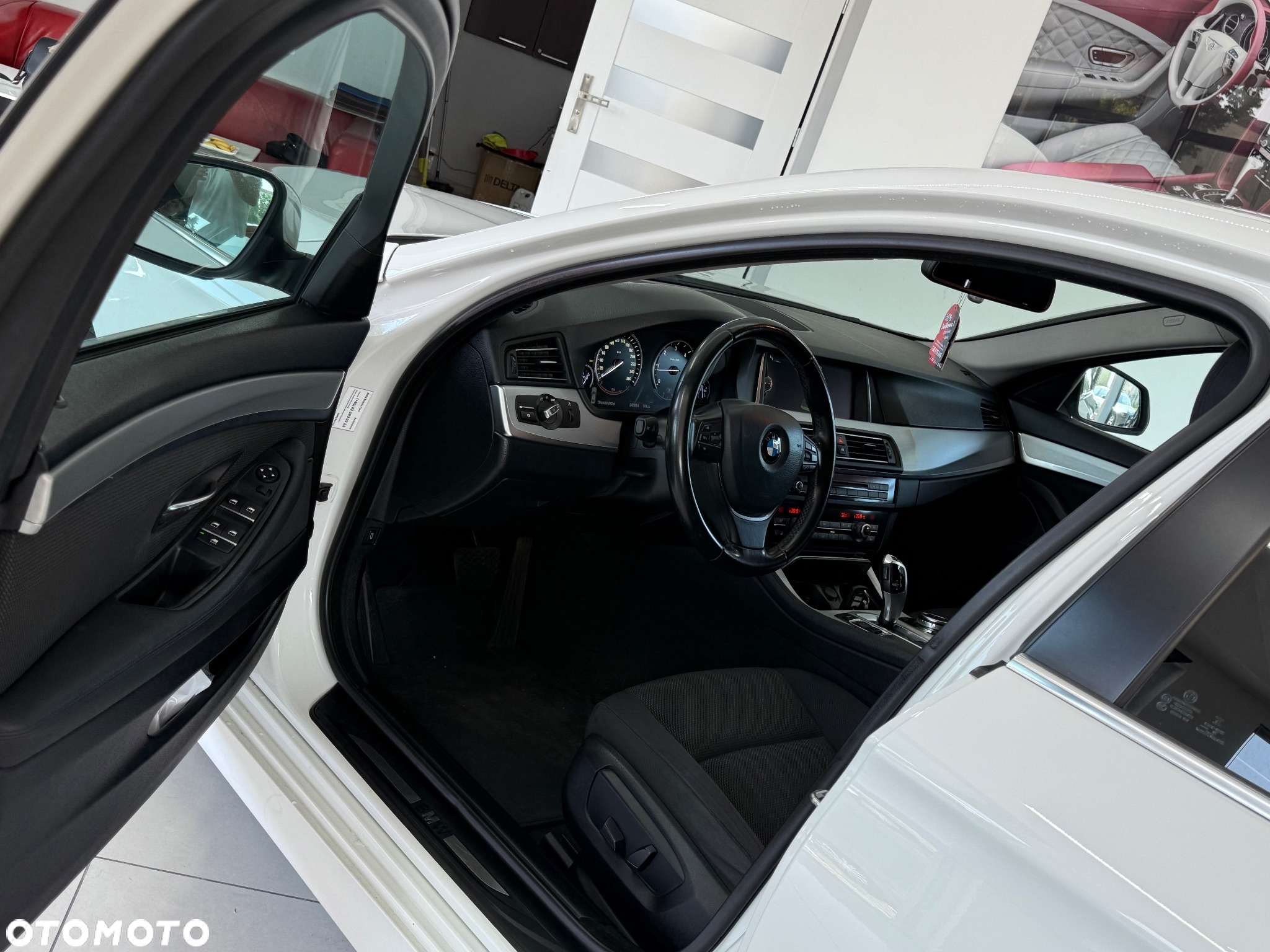 BMW Seria 5 520d - 26