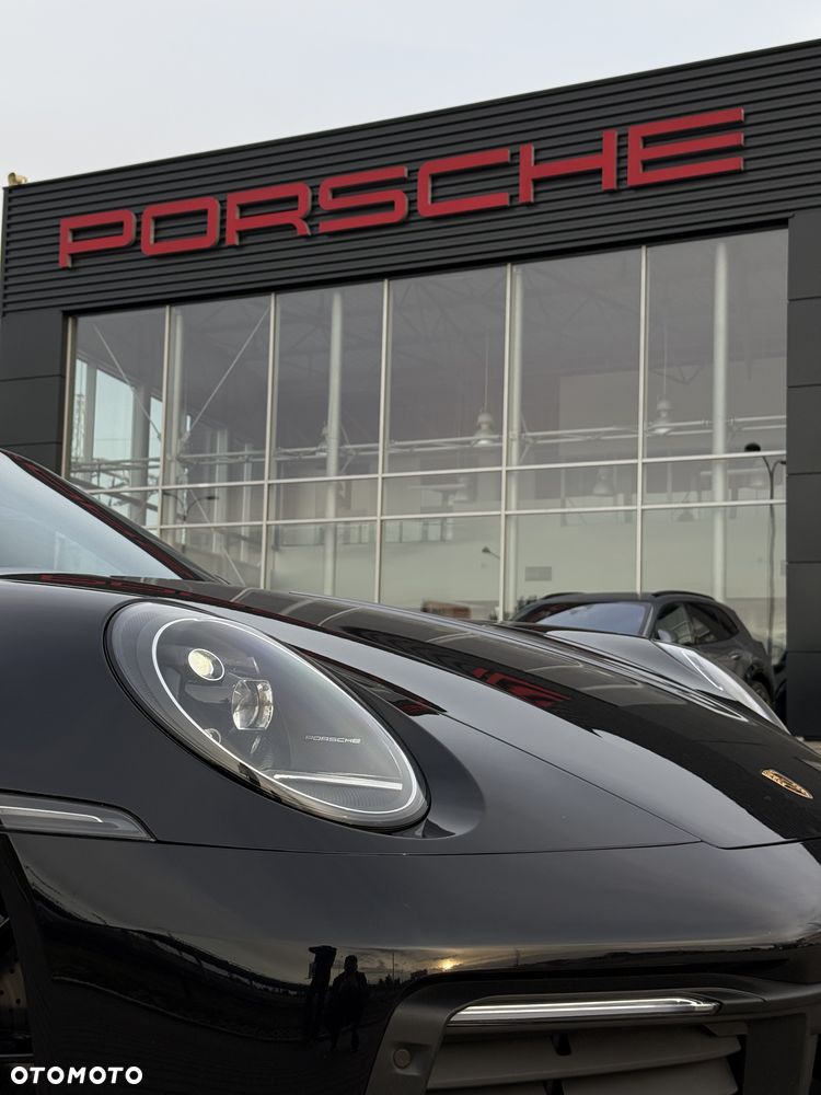 Porsche 911 Carrera 4S - 7
