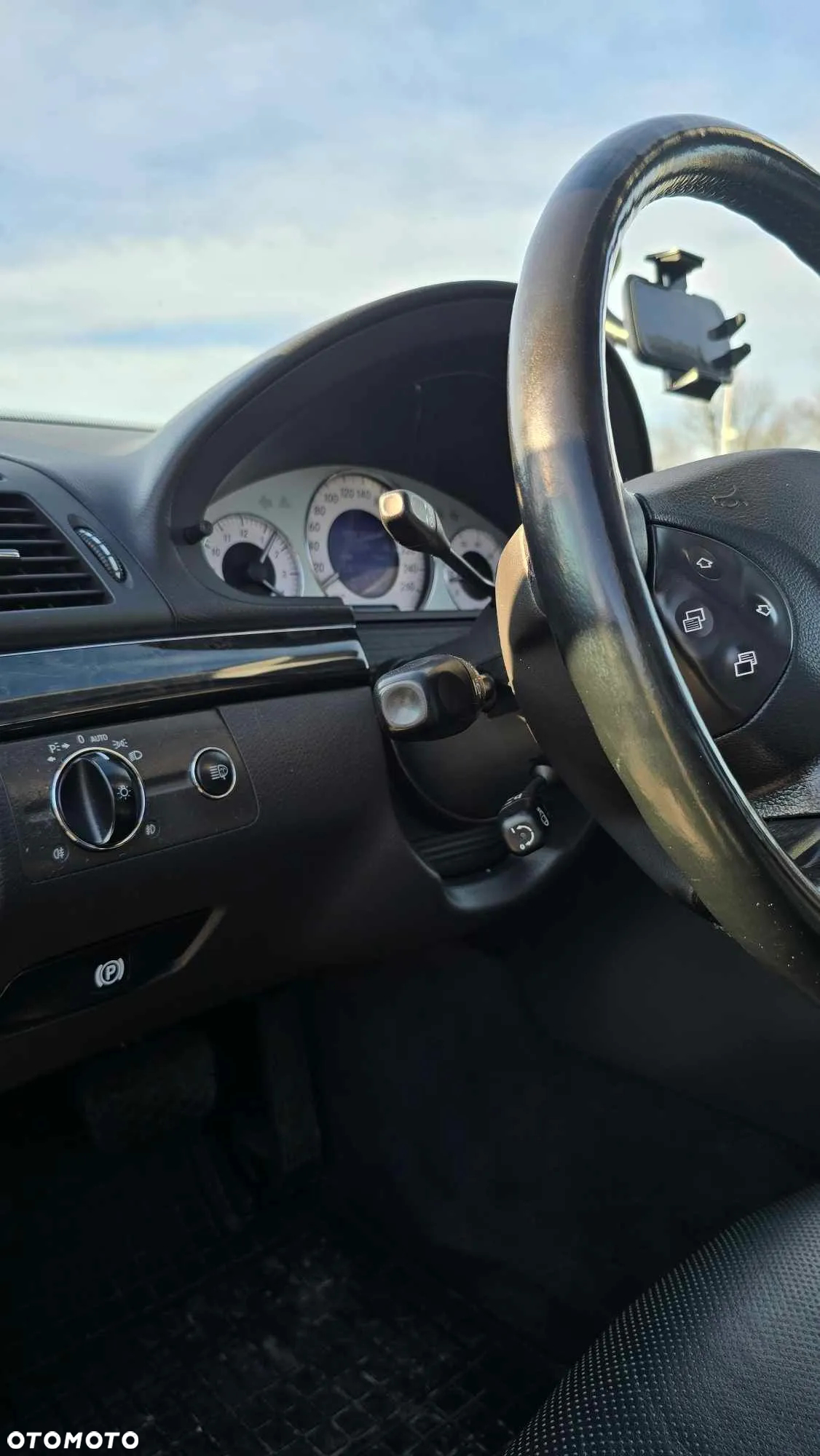 Mercedes-Benz Klasa E 500 4-Matic Avantgarde - 16