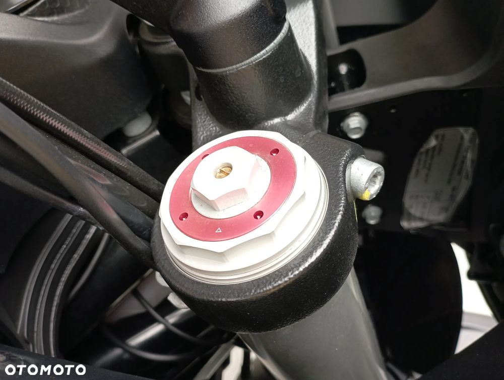 Moto Guzzi Stelvio - 20