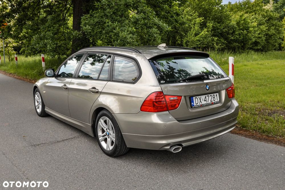 BMW Seria 3 320d DPF Efficient Dynamics Edition - 3