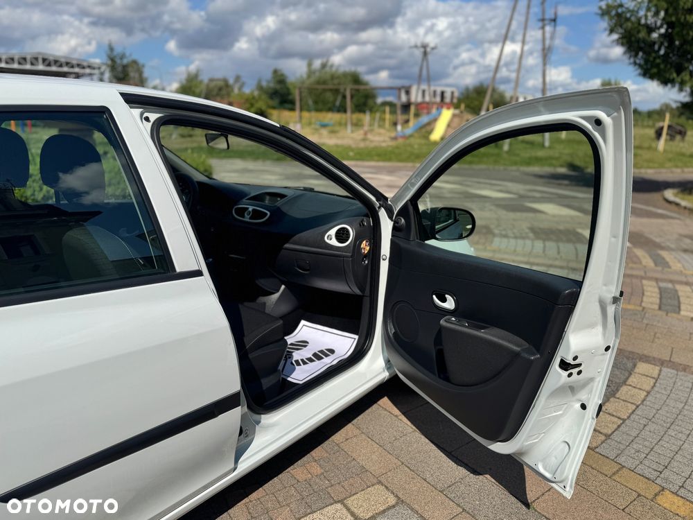 Renault Clio 1.2 16V 75 Yahoo - 22