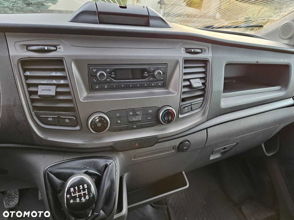 Ford Transit - 26