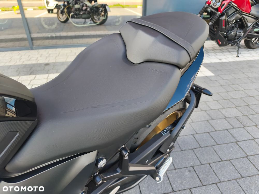 Triumph Trident - 8