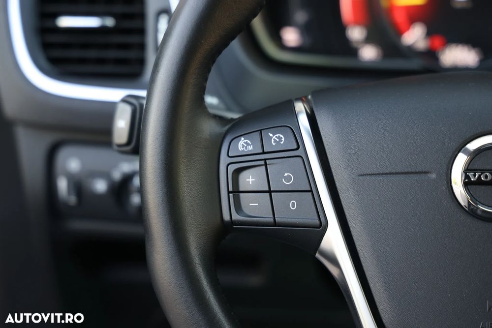 Volvo V40 D2 Geartronic Inscription - 24