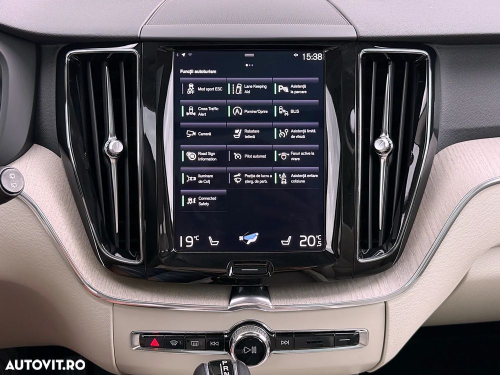 Volvo XC 60 D5 AWD Geartronic Inscription - 33
