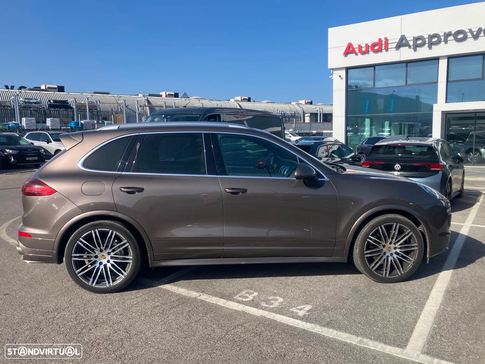 Porsche Cayenne S - 4