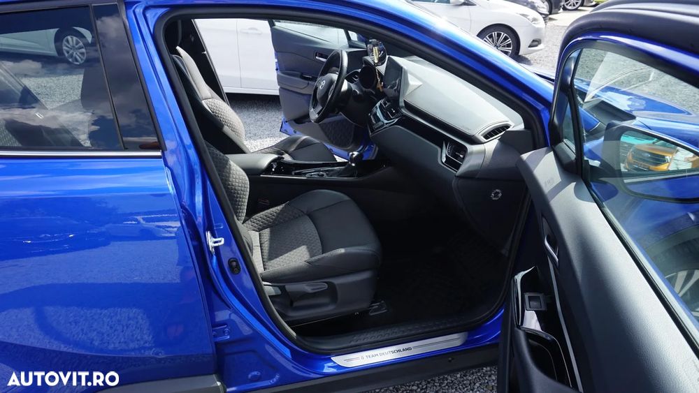 Toyota C-HR - 11