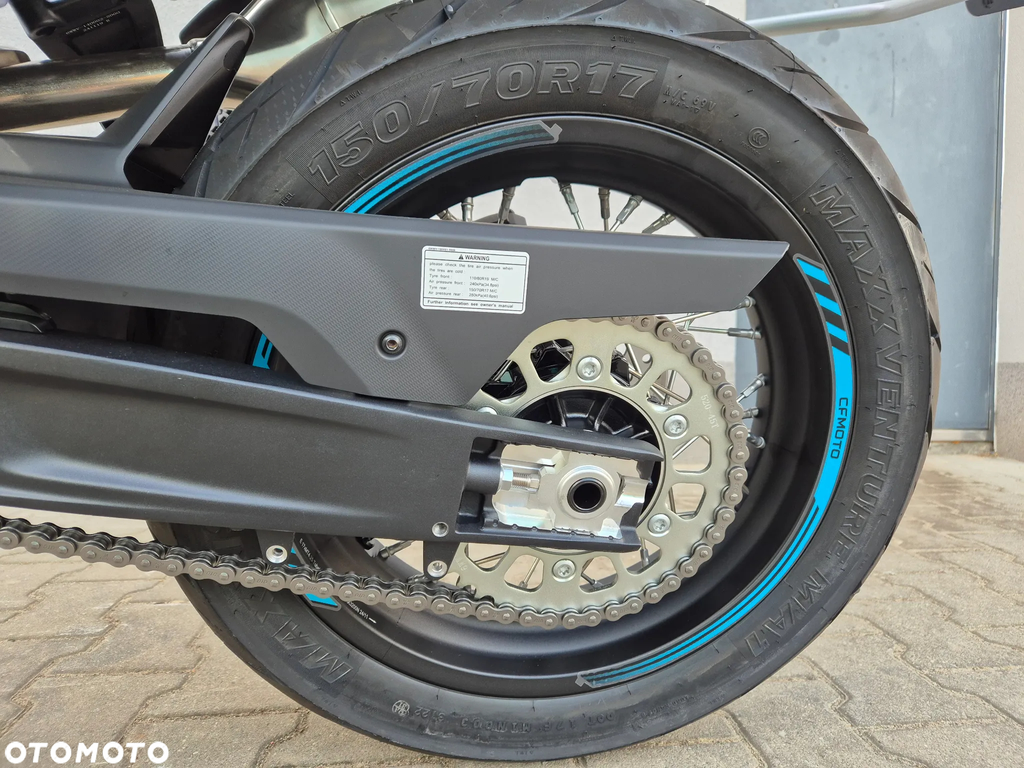 CFMoto MT - 7