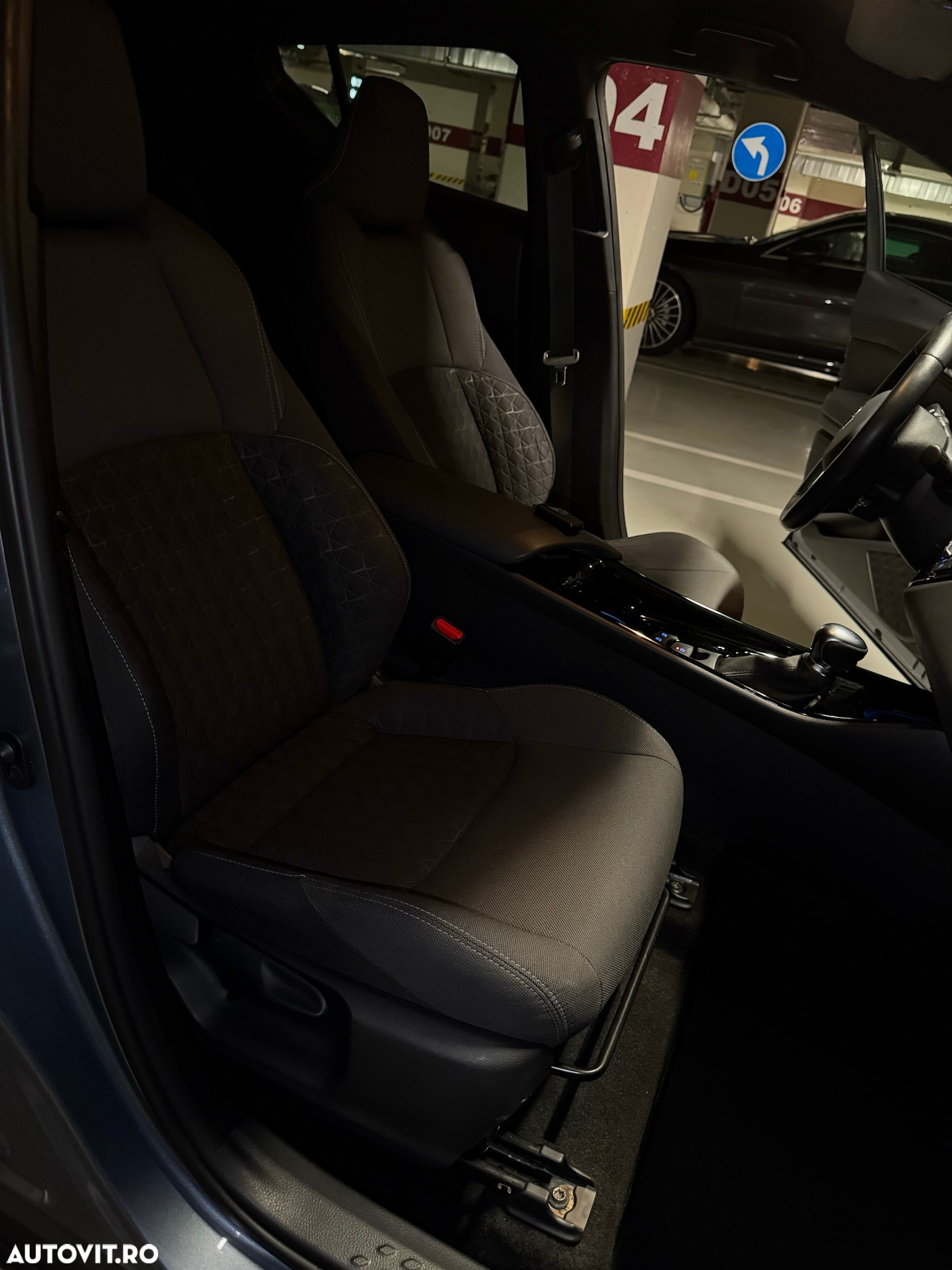 Toyota C-HR 2.0 HSD 184 CP 4x2 CVT Style - 22