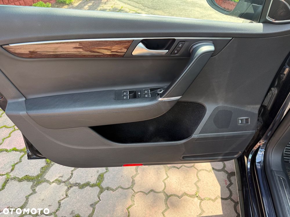 Volkswagen Passat 2.0 TDI 4Mot Highline DSG - 23