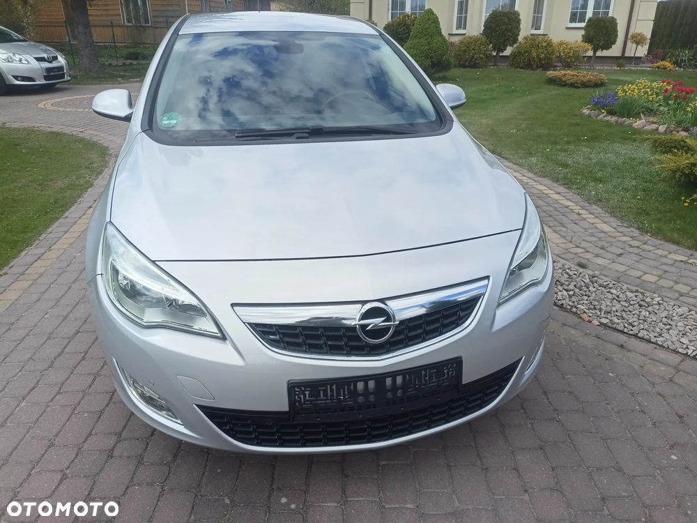 Opel Astra 1.6 150 Jahre - 6