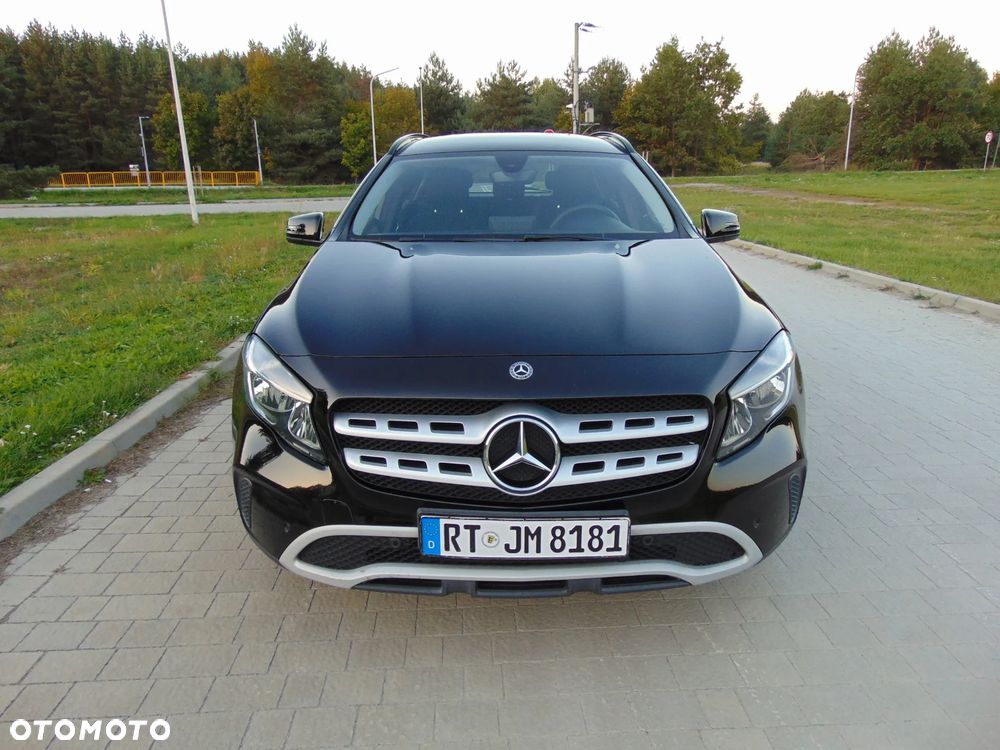 Mercedes-Benz GLA 180 UrbanStyle Edition - 26