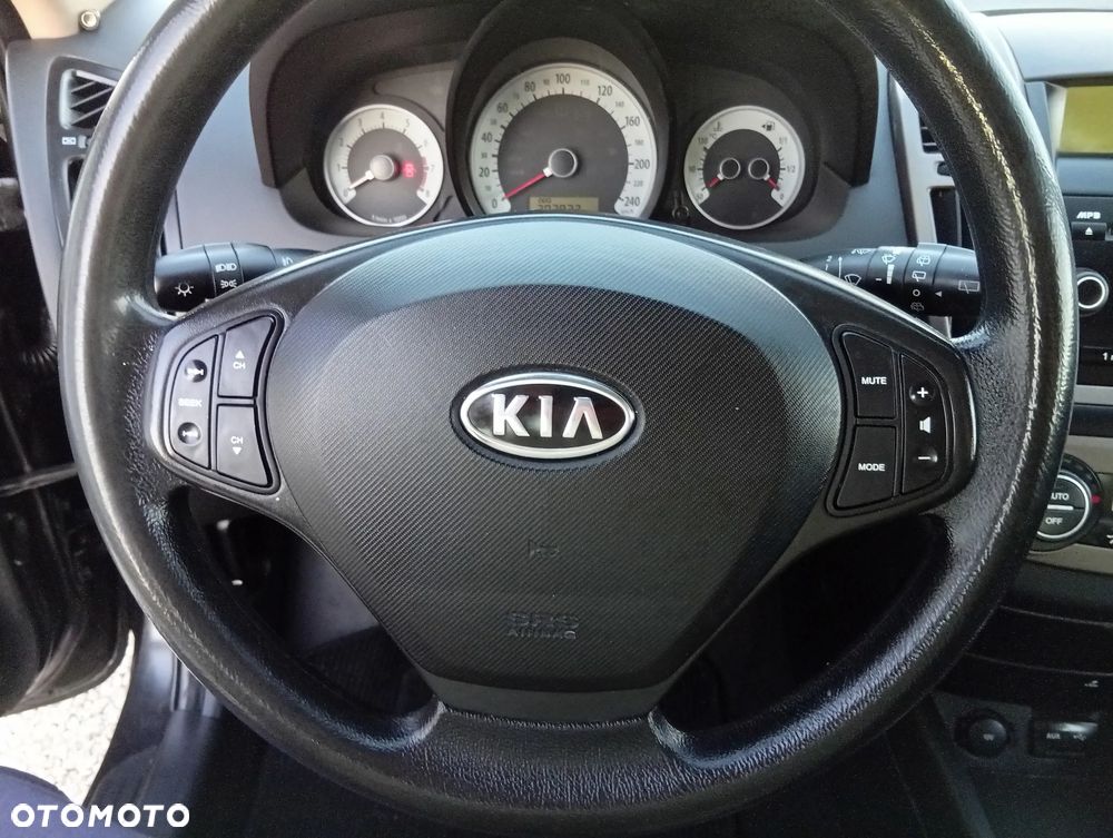 Kia Ceed - 10