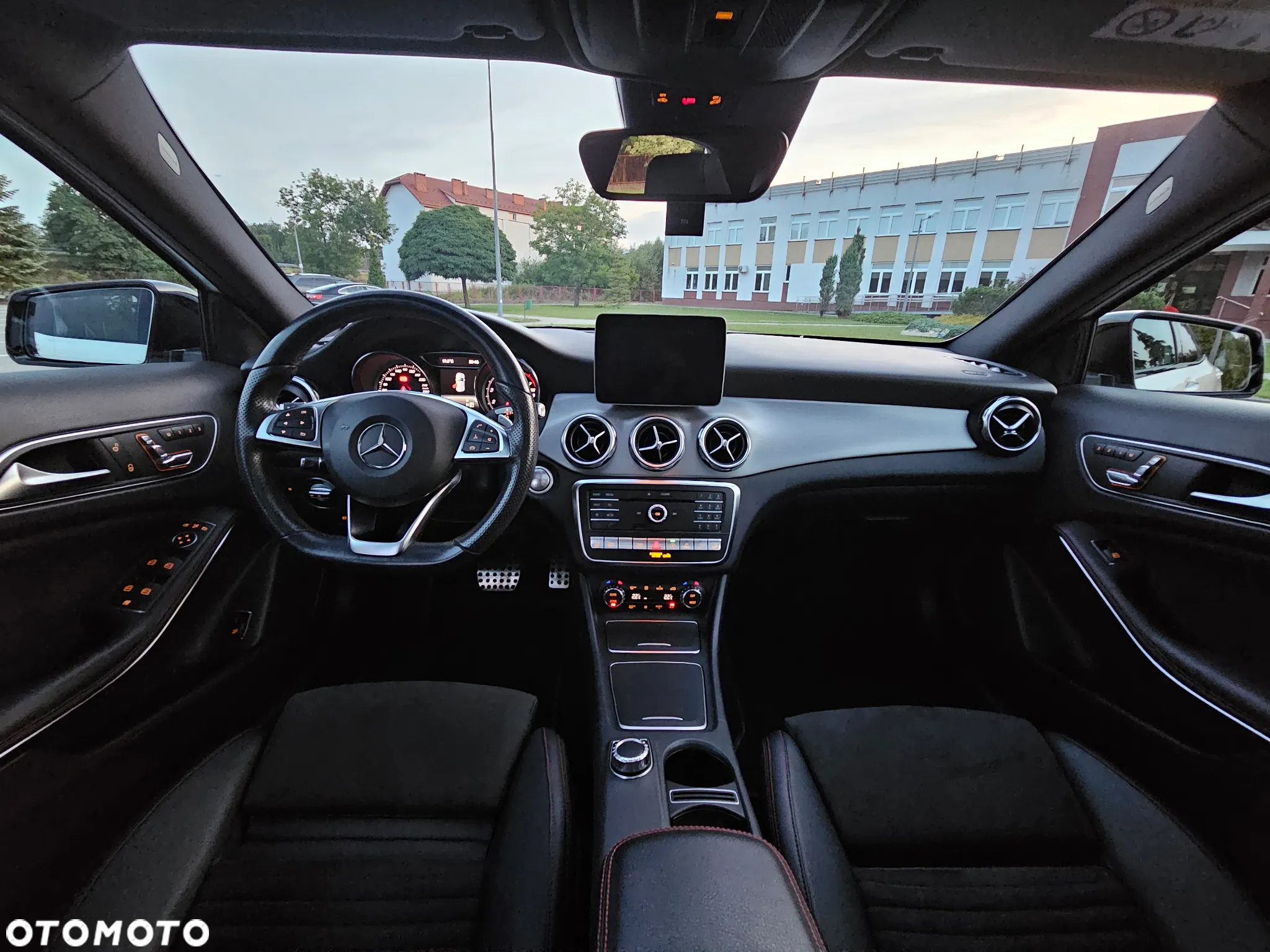 Mercedes-Benz GLA 220 4-Matic AMG Line - 9