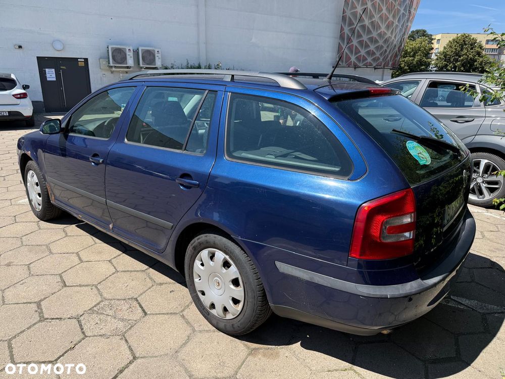Skoda Octavia 1.6 FSI Ambiente - 5