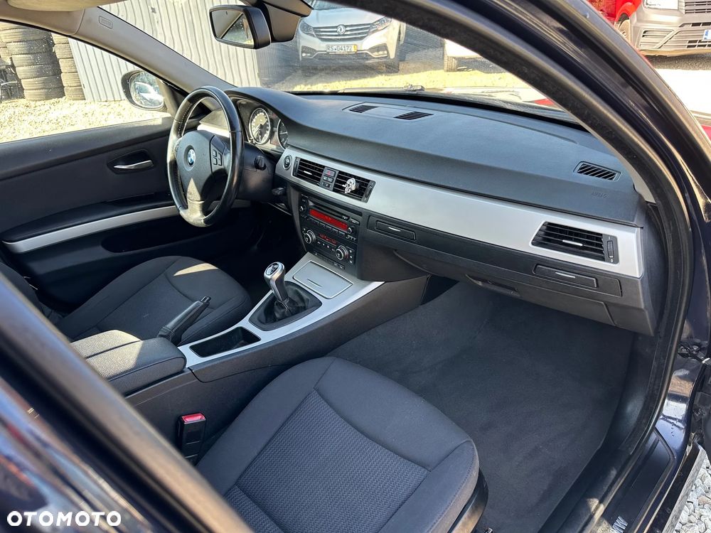 BMW Seria 3 320i Edition Exclusive - 13