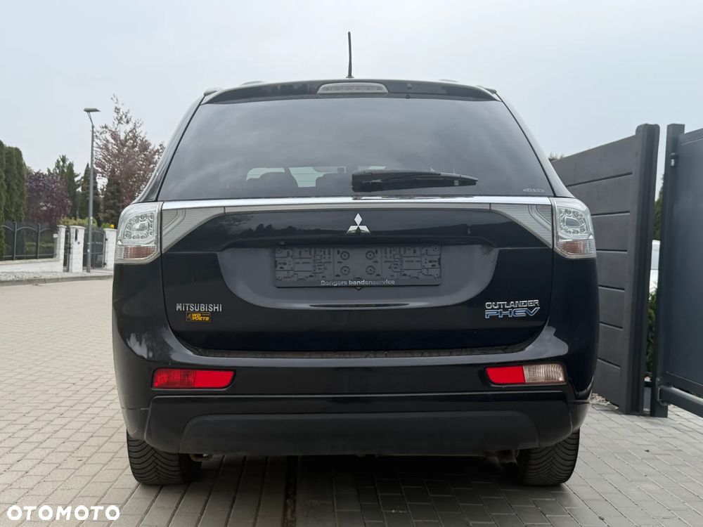 Mitsubishi Outlander 2.0 4WD Plus - 29