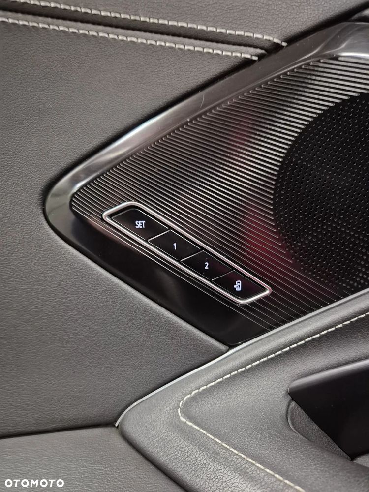 Chevrolet Corvette - 19