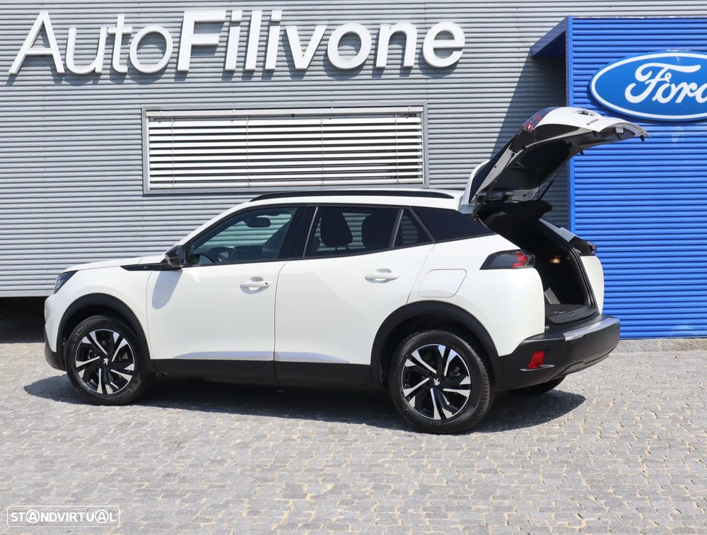 Peugeot e-2008 Allure - 13