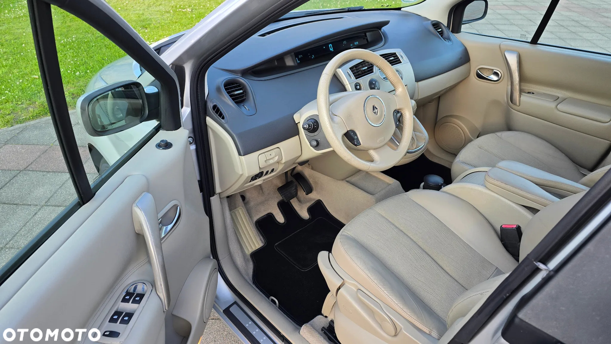 Renault Scenic 2.0 16V Dynamique - 9