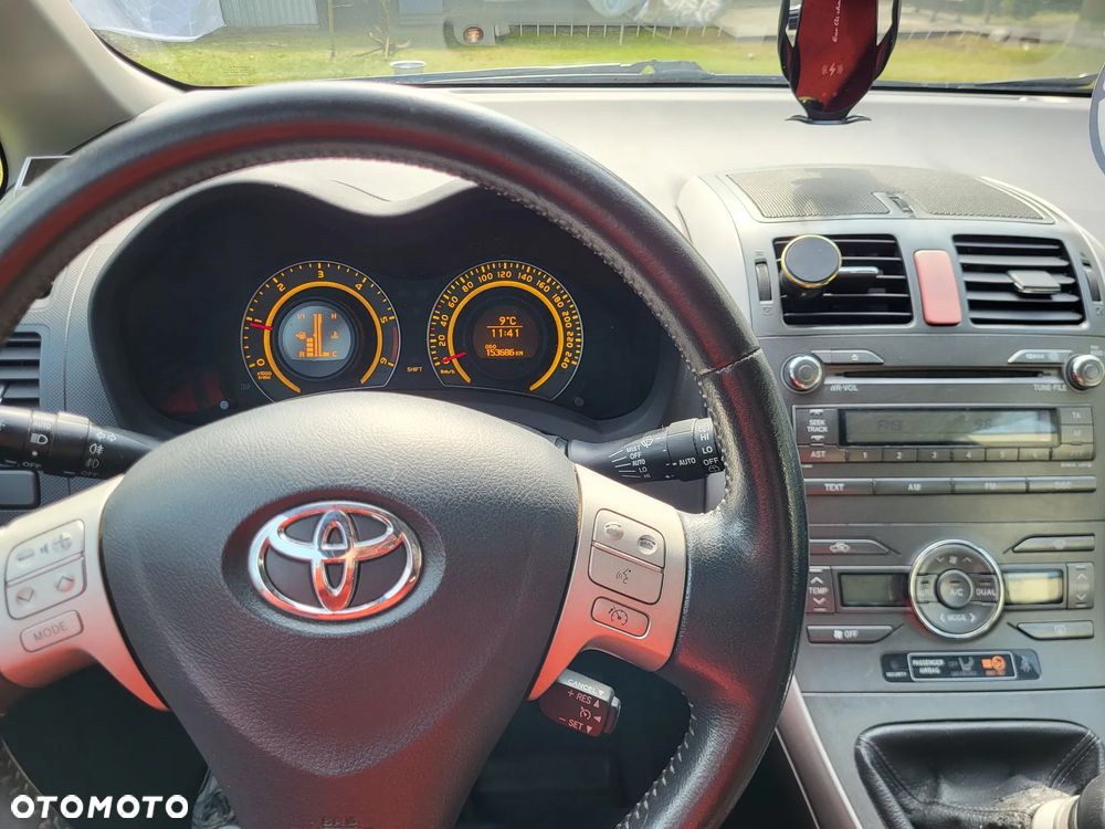 Toyota Auris 2.2 D-4D D-CAT - 13