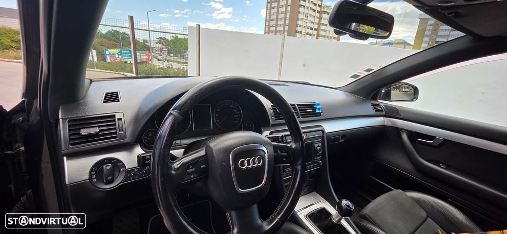 Audi A4 Avant 2.0 TDi S-line - 3