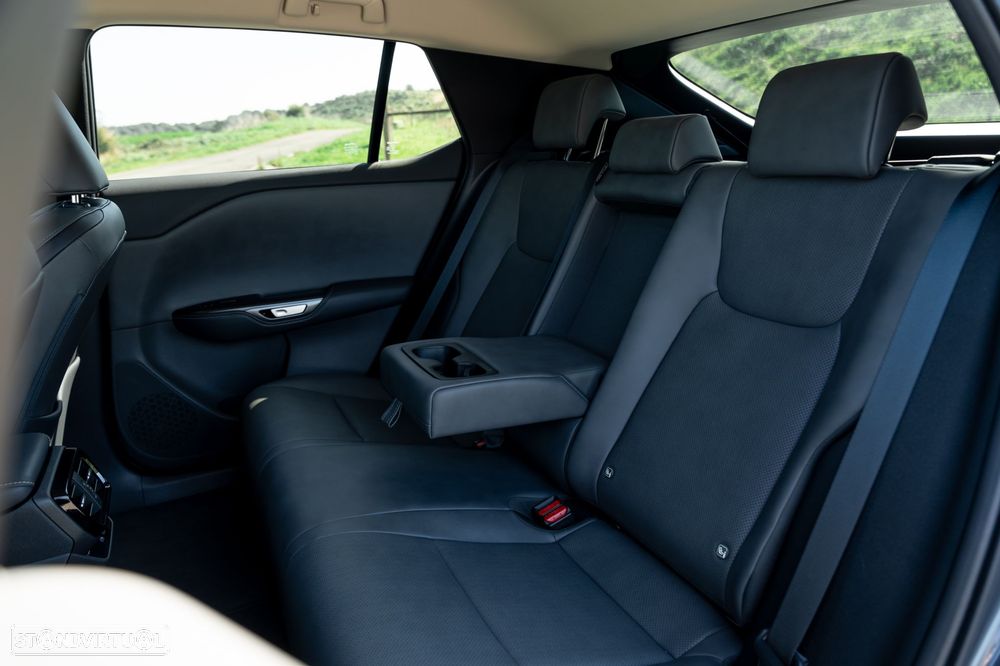 Lexus RZ 300e Premium - 14