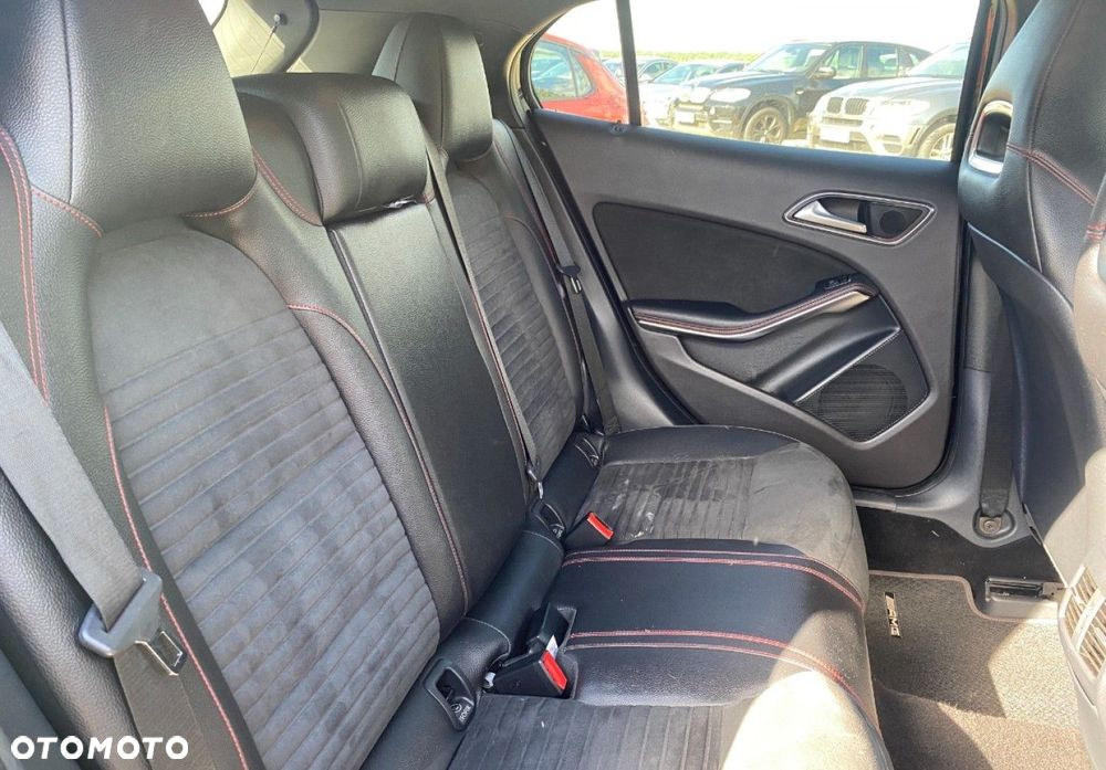 Mercedes-Benz GLA - 11